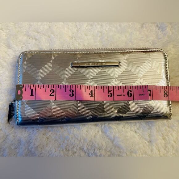 Anne Klein NWT Silver Metallic Wallet - Picture 10 of 11
